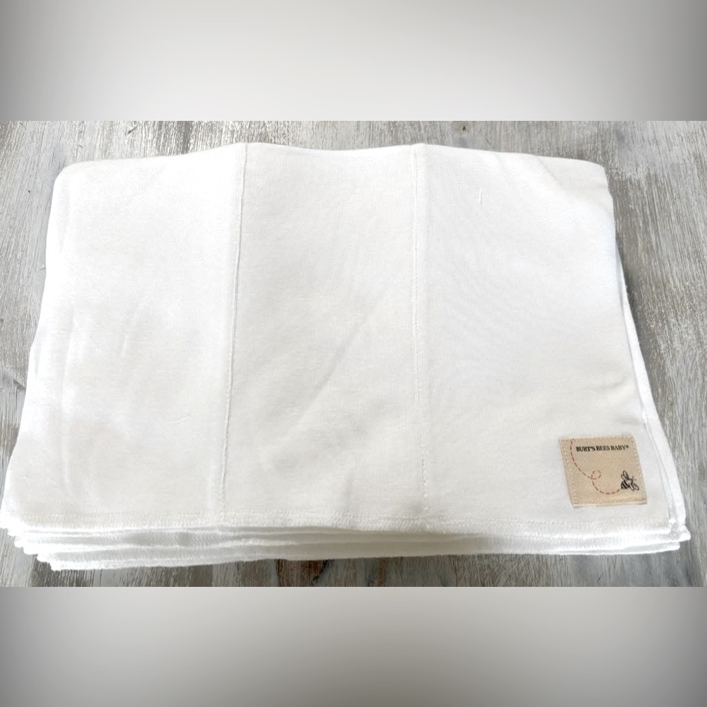 NWOT Burt’s Bees Baby Bee Essentials Solid Organic Burp Cloths 5 Pack - Cloud